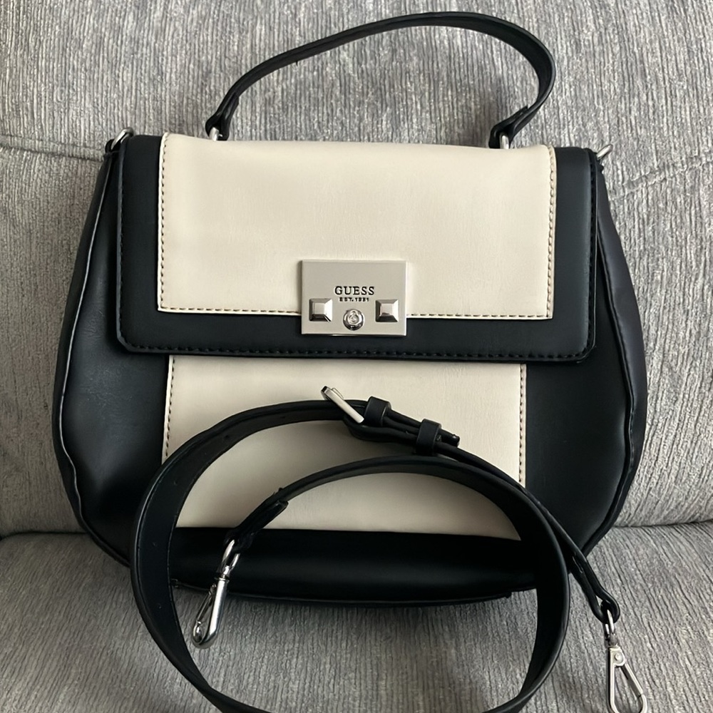 EUC Black & tan guess bag - Picture 10 of 14